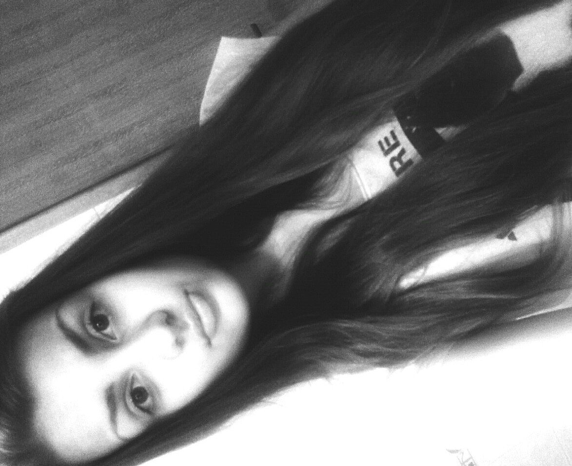 follow me I  follow back :)
Instagram : claraklara55   love cats,basketball ,kebabs:)