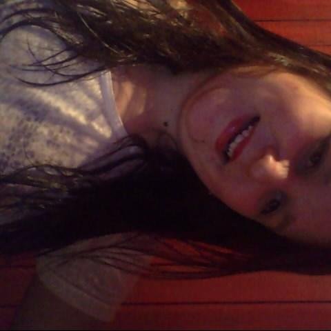 ~ α gαrotiinhα imperfeitα,
αqeelα qeê chorα de dor,
αqeelα qeê ja sofreu poor αmor,
αqeelα qe sαbe se αrrepender ♥
