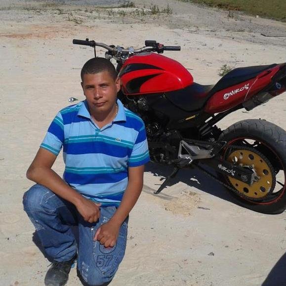 SOU DE SÃO ROQUE Interior de sp conhecido como dj kuka  informações contato 0119520 39645 segui ai galera pra novas amizades