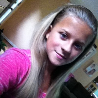 Figure skater 2x national champion Follow me! I follow back!