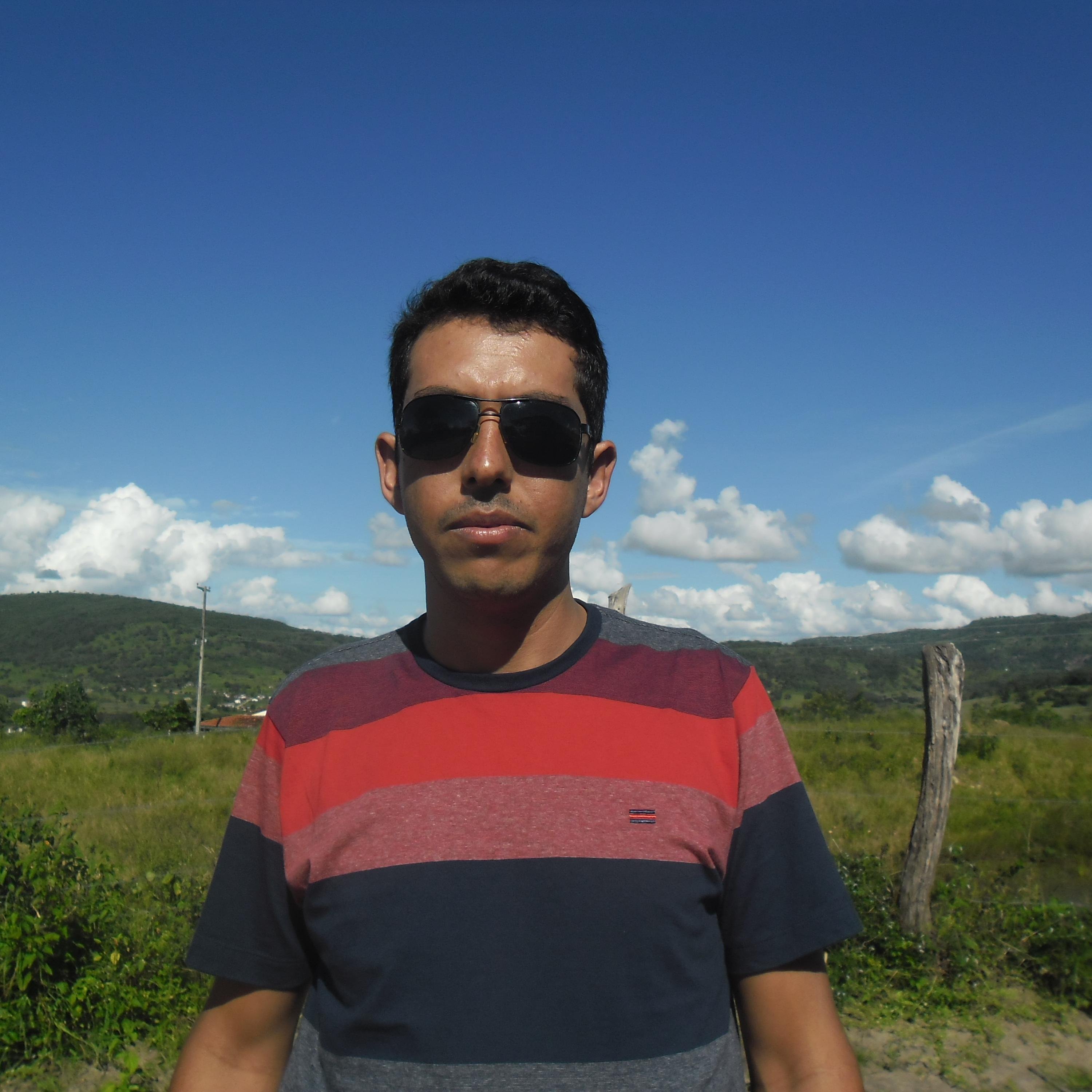 Alta estima e amar a vida..................É uma formula que ñ falha para ser feliz **