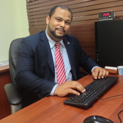 Dominicano, Padre orgulloso de su familia, Abogado de profesión y Ganadero por pasion, preocupado y comprometido con mi país.