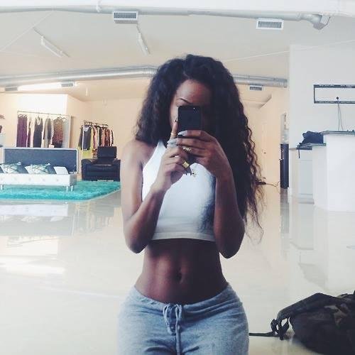 ToOumanei's profile picture. Jamais lacher de larmes devant le Juge méme sans avocat!!#Team221   #TAYLOR #TeamNOMEN http://t.co/BpJVwPcqbT