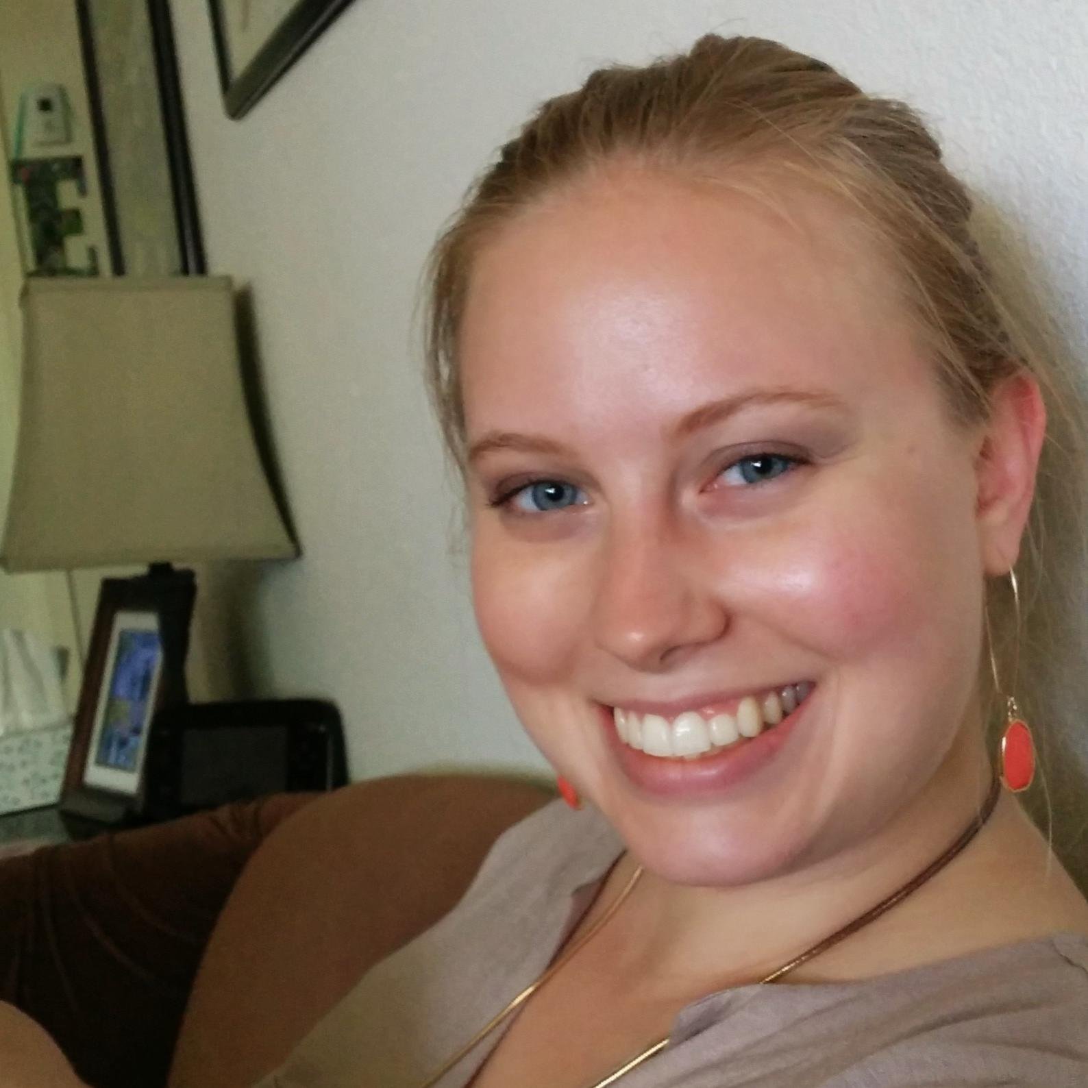 Escajeda_RD's profile picture. Now a Registered Dietitian Nutritionist, this is my career journey - all in 140 characters or less!