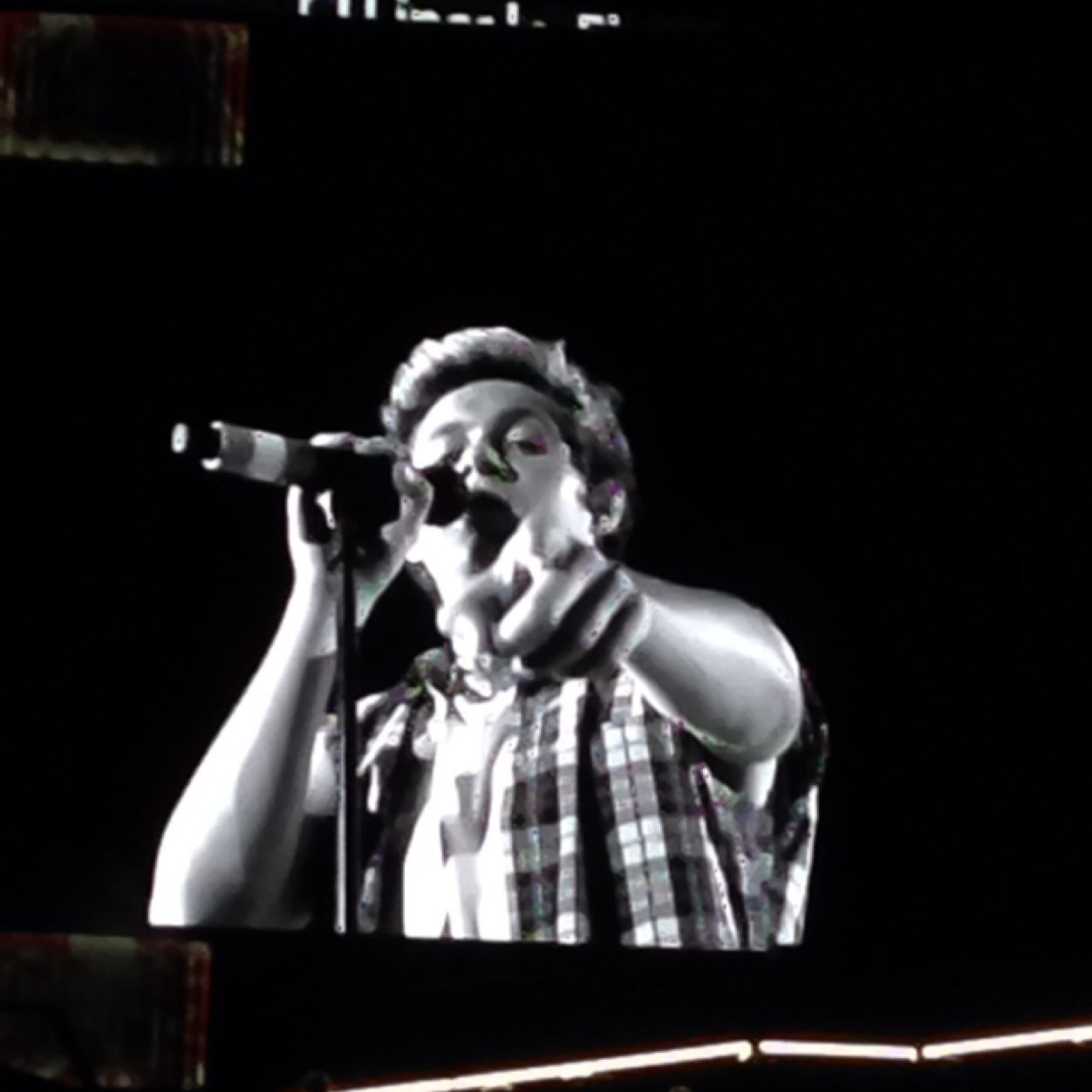 MY NEW TWITTER IS @NH1D_LH5SOS SO PLEASE FOLLOW ME THERE. I WILL JUST BE USING THIS TWITTER TO LET PEOPLE KNOW