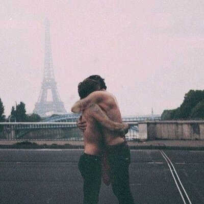 Hey ! If y follow you, follow @larrymoureux of unfollow. Please don't do your pute. Paix and love ❤️❤️
