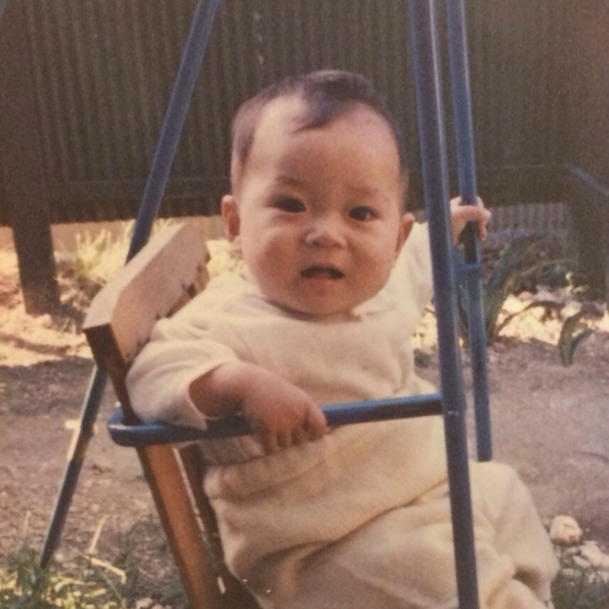 52歳のハゲ親父。 横浜で電気工事をしています。草野球やってます。 自分の判断が、正しいか、否か、いつも考えています。今年、脳卒中で入院しました❗️現在、復帰途上？流石にもう喧嘩は買いませんよ。前から売りはしないけど。