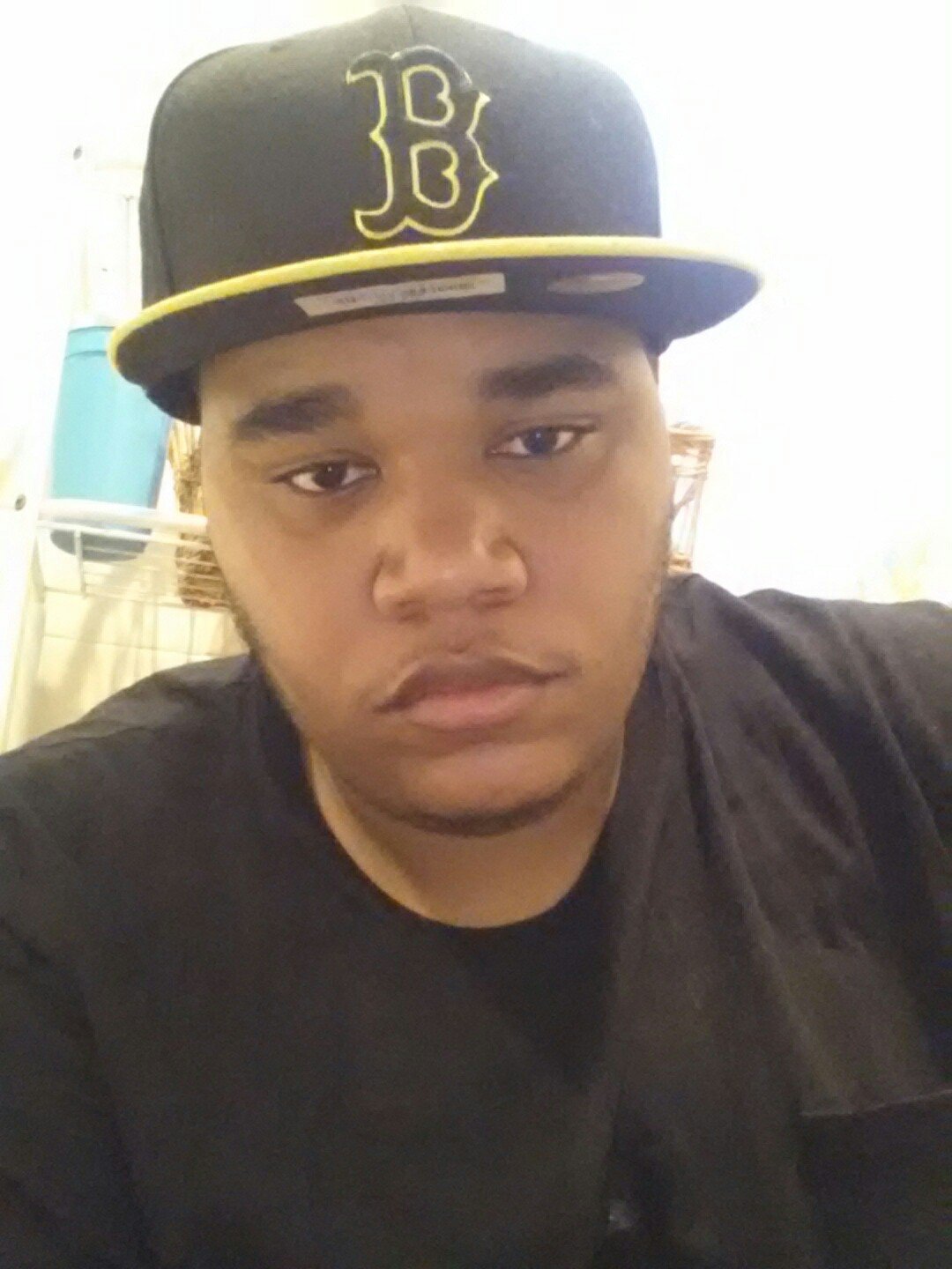 I'm CV and a father to 2 beautiful girls. 
#TeamCapeVerdean
#TeamDaddy
#GirlDad
#TeamCancer 
#TeamSummerBaby 
#TeamFollowBack 
#TeamRealReconizeReal