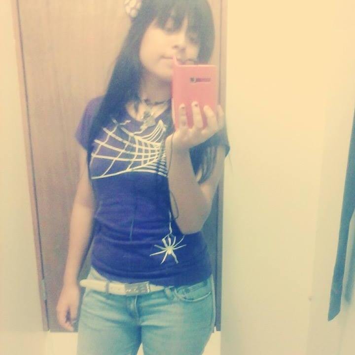 Si la vida te hace llorar, mata esa lágrima
con una sonrisa bien fuerte♥