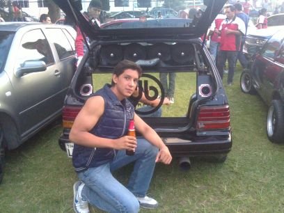 prefiero ser un niño y jugar con aviones de papel :)...q ser un hombre y jugar con el corazon de una mujer ;)
