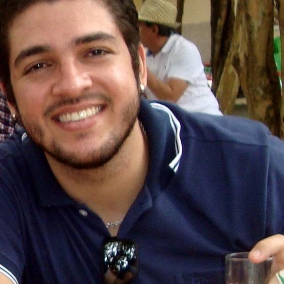 A felicidade bestializa, só o sofrimento humaniza as pessoas.