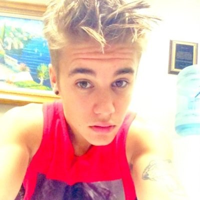 I love JB he is my evything I will never stop loveing JB love u Jb for ever he is my baby he will never stop being my baby