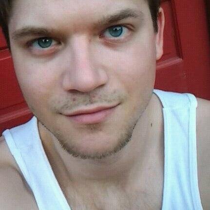 faded2Bfaded's profile picture. young dude trying to live life to tha fullest and make everyone smile..everyday goal when i wake up. :) smile! ;)