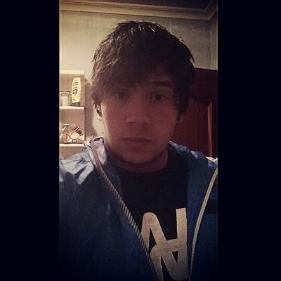 Hola, me llaman Rusin, pero soy Javi, y conduzco una C15 como un trastornado.
Hacemos Project Bercy.
Me gusta decir que estoy done cuando estoy borracho.