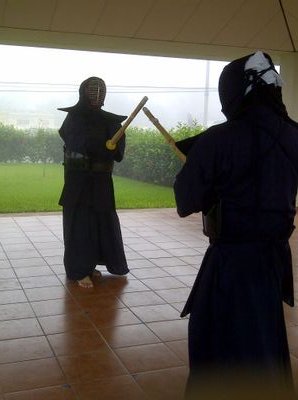 creatuses's profile picture. la vía del zen:  Nadie se ilumina fantaseando figuras de luz, ​ sino haciendo consciente su oscuridad.​...