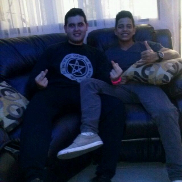 Sigueme y te sigo.