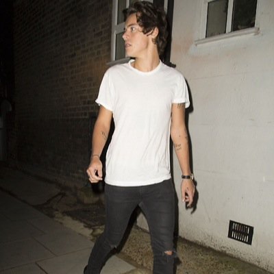 hii this is a free follow from @cabelno please follow me there instead x