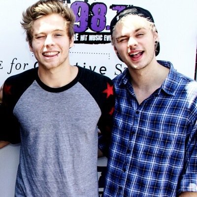 Follow @addicted_nxrry and @beside_calum