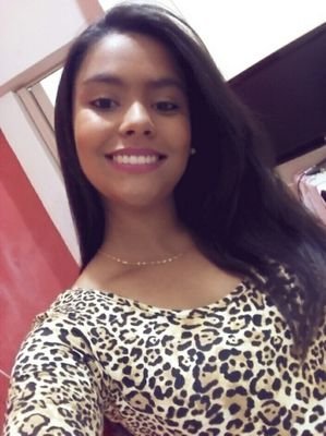 Felicidade é poder estar com quem você gosta em algum lugar ..