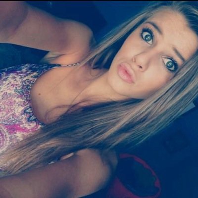 SydneyFruit's profile picture. 19 lesbian Naughty ;)