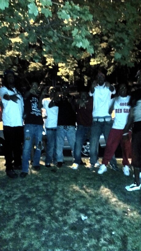 NIGGAS SAY THEY LOOKING FOR ME TELL THEM COME AND FIND ME 71st MURDA DRIVE BITCH THATS WHERE I BE R.I.P L'A PLUTO T-MAC TRIGGA FREE WEEDY FACE NOBLE GUSSY