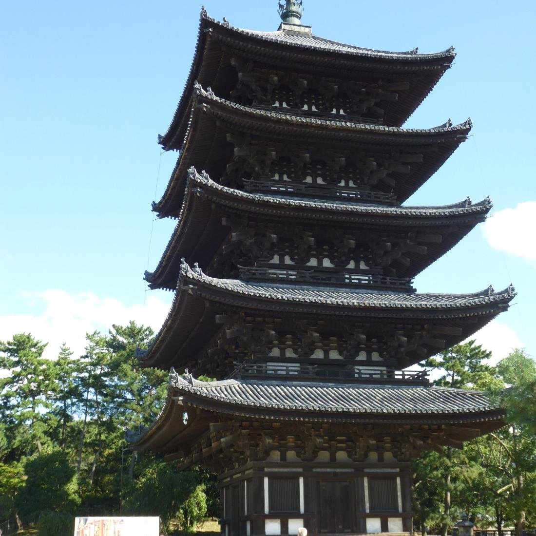 神社仏閣、お城めぐり大好き。歴史が面白くてはまっています。その他目についた面白い景色もバンバン写真撮ろうと思っています。現在は特にお寺と神社のＨＰづくりにいそしんでいます。ＨＰのＵＲＬ、http://konicyan13..sakura.ne.jp
