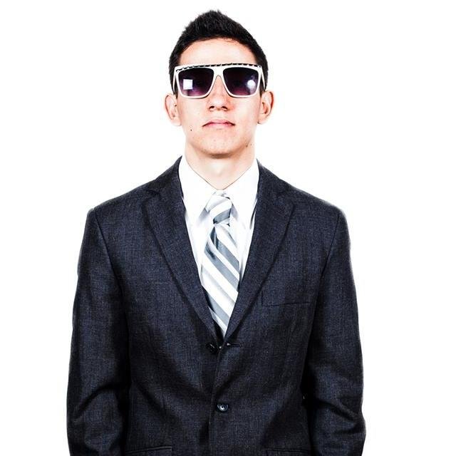 DJ/Producer

http://t.co/kPxXIFXB48