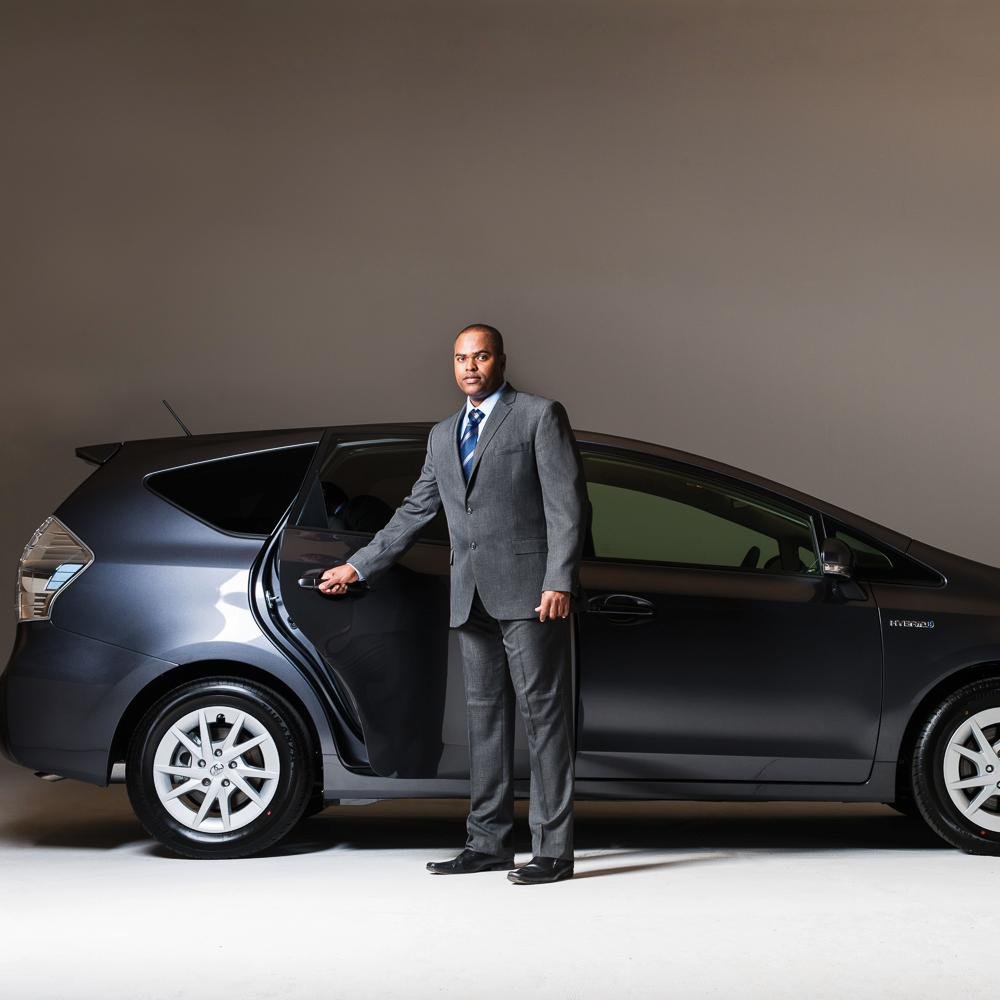 EmbarqueLondon's profile picture. Executive green minicabs in London. City, Gatwick and Heathrow Airport Transfers. Book your cab to sporting events or an evening at the theatre or restaurant.