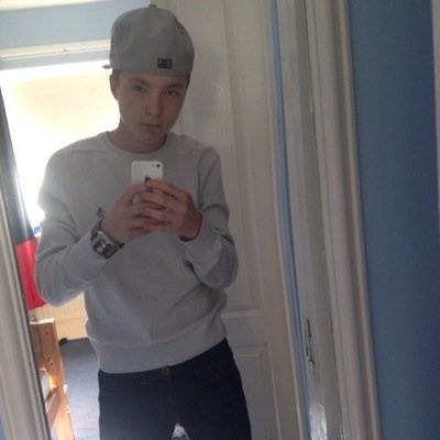StevenLynch__'s profile picture. UK- 16 - Football⚽️ - Gym -