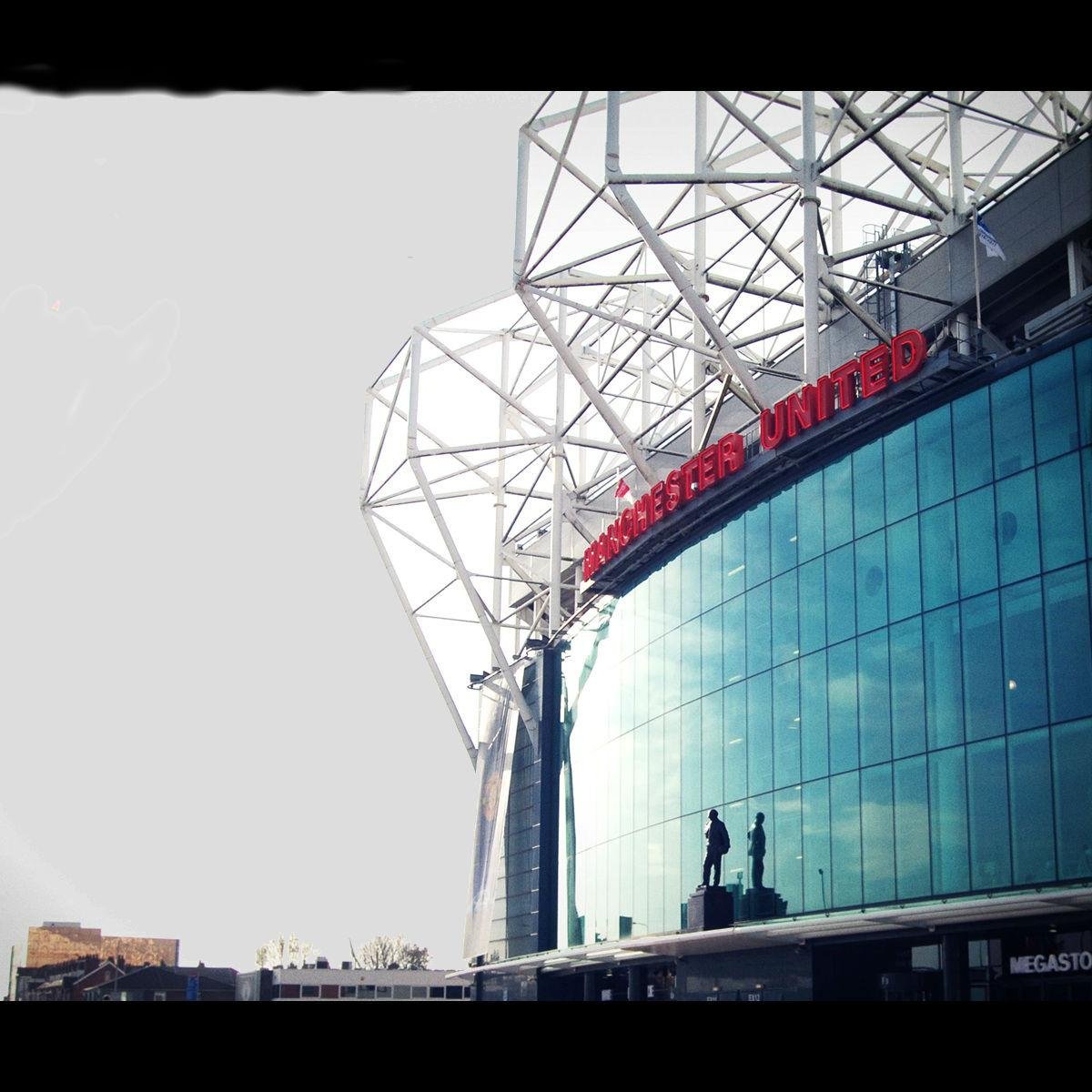 Love to talk and write about all football matters. Man Utd ST holder in SAF Stand