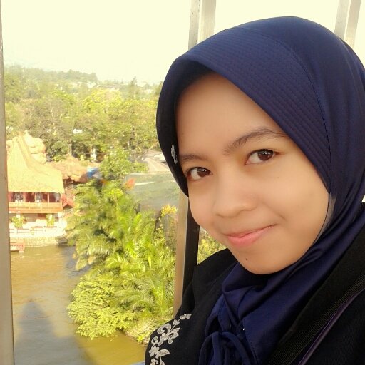 hello, my name is irma from Indonesia. I am kpopers and I want have many friends from all the world. ^_^