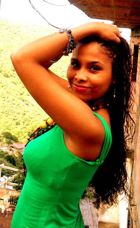 estudiante, amante de la vida sana, naturaleza, elmentos extranños me gusta el helado y la pasta seca... # I AM BEAUTIFUL WOMEN..