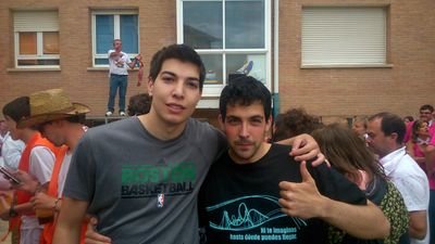 Entrenador Superior de Baloncesto y muchas más cosas.