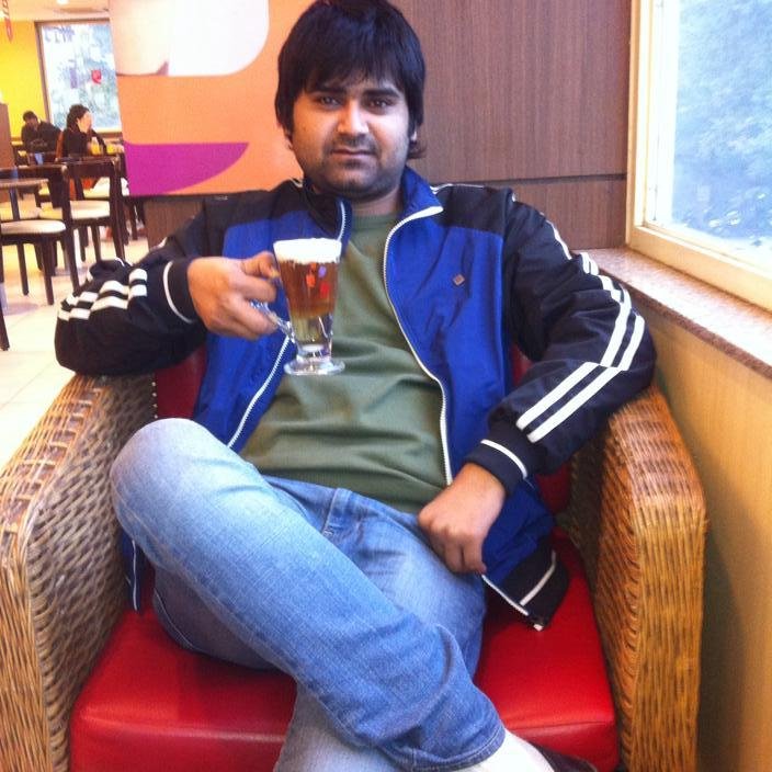 imazeemkhan's profile picture. 