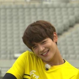 _Amnho's profile picture. peace yo