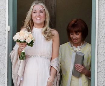 Owner of McCoy's. Got knocked up by Tommy Dillon. Married to a prat who thinks the kid is his. (Parody Account)