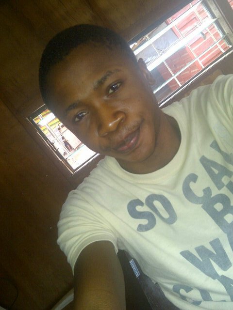 simple...cool and God fearing...
I love God
....
Am bottom guy..needing a good guy for relationship