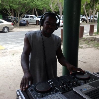 ianside's profile picture. Love and be loved