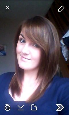 hi am danielle i'm 25 and i have two kids and enjoy sports and spending time with family and friends x