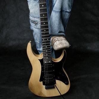 iMusicCrown's profile picture. I’m not smart. I just wear glasses.