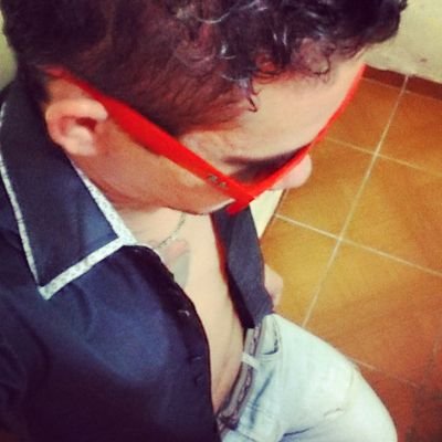 25 anos. cozinheiro  a moda Italiana