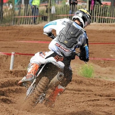 20 years old / Living life to the fullest riding my dirtbike / Instagram: @robinvanderkruyk Numansdorp, The Netherlands