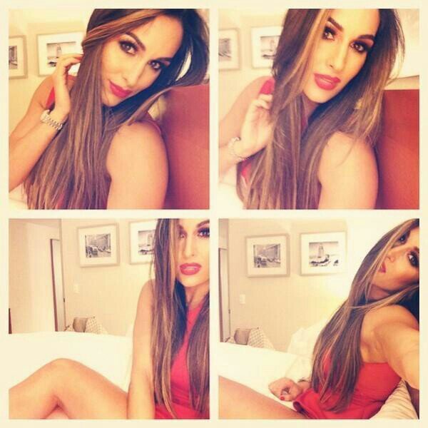 NikkiFearlessB's profile picture. Everyone That I Date Cheats So I'm Single Heart Broken 
:(