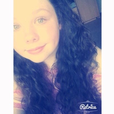 Follow @courtneyxbarlow and ask for a follow back☁