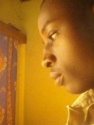 yoosahy's profile picture. happy