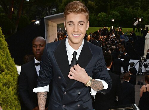 Bem-vindo ao All About Bizzle. Aqui você encontrará tudo sobre o cantor Justin Bieber.