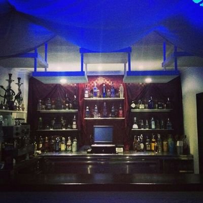 Bar de copas y cachimbas situado en el centro comercial de La motilla dos hermanas jueves barbacoa gratis 633115187 whatsapp