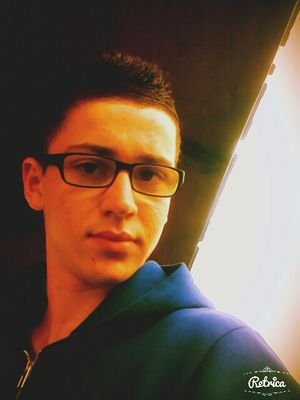 J ai 15 ans! Ceinture noire de  judo! Je joue aux jeux vidéo sur PC! suivez moi