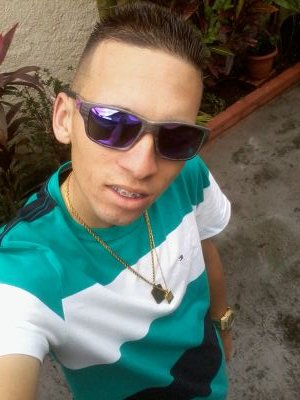 MC GUI EX DUPLA  GUI  E BOLACO ! AGORA MC  GUI  DA BAIXADA  ! MUSICA NOVA #CURTIÇAO http://t.co/UxefSxbkss…