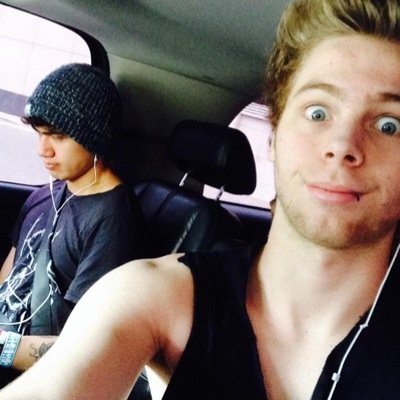 a free follow for you, please follow @imurderedmarta for me? otherwise ill unfollow.. thank you:)